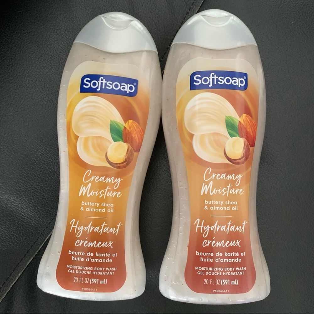 2x Softsoap creamy Moisture body wash butter shea almond oil